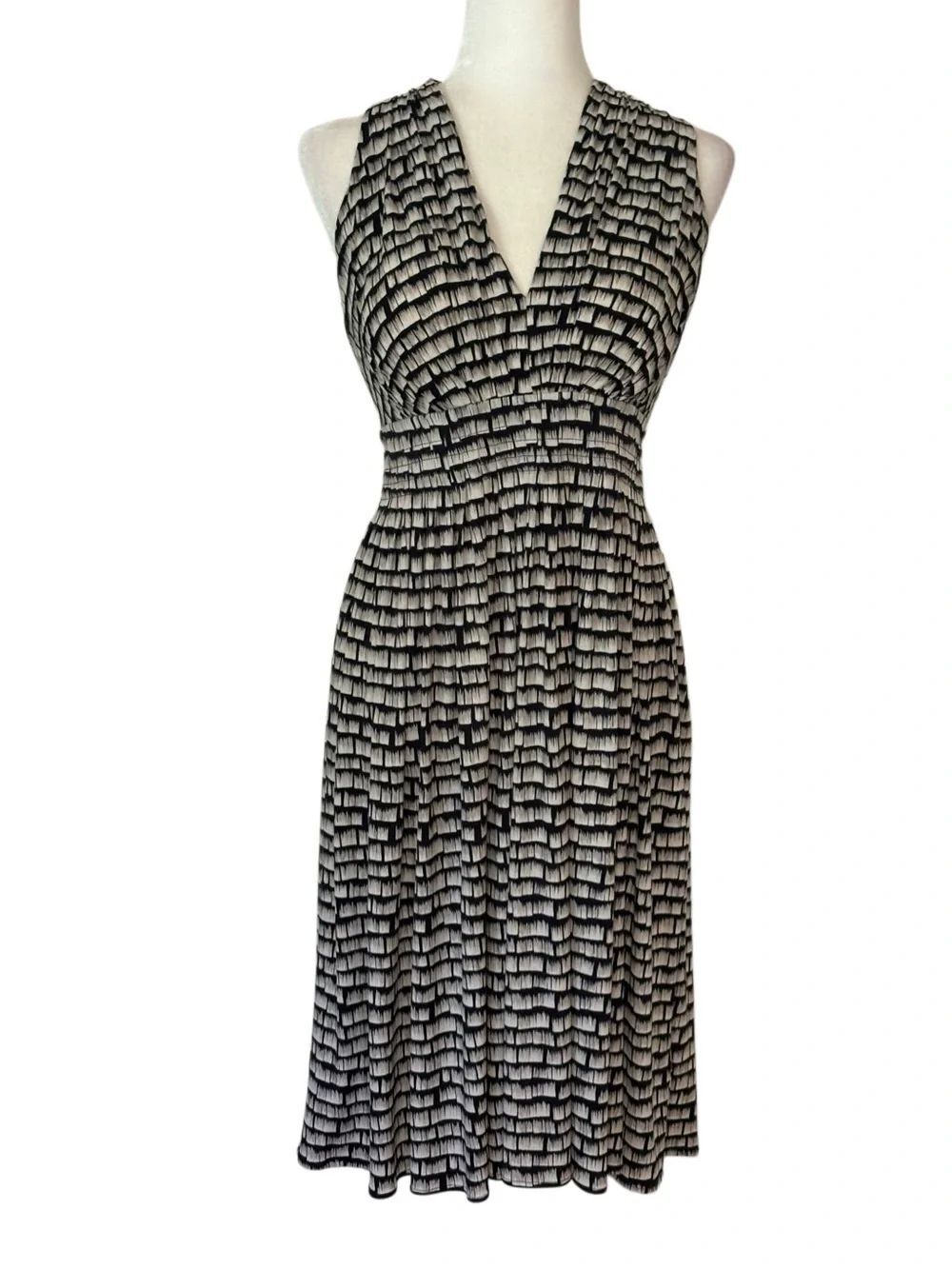 Calvin Klein Black, White and Gray V-Neck Stretch Dress. Sz 8. Great Condition!!